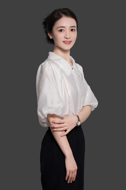 李燕  语文教师