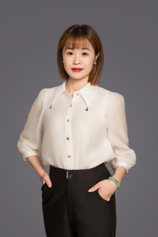 陈灵琳 英语教师