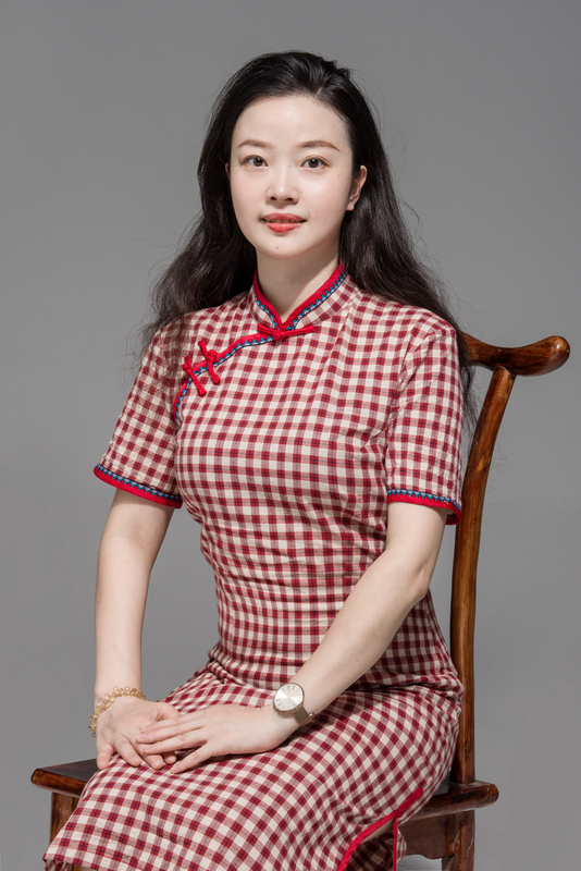 秦茹涓 英语教师