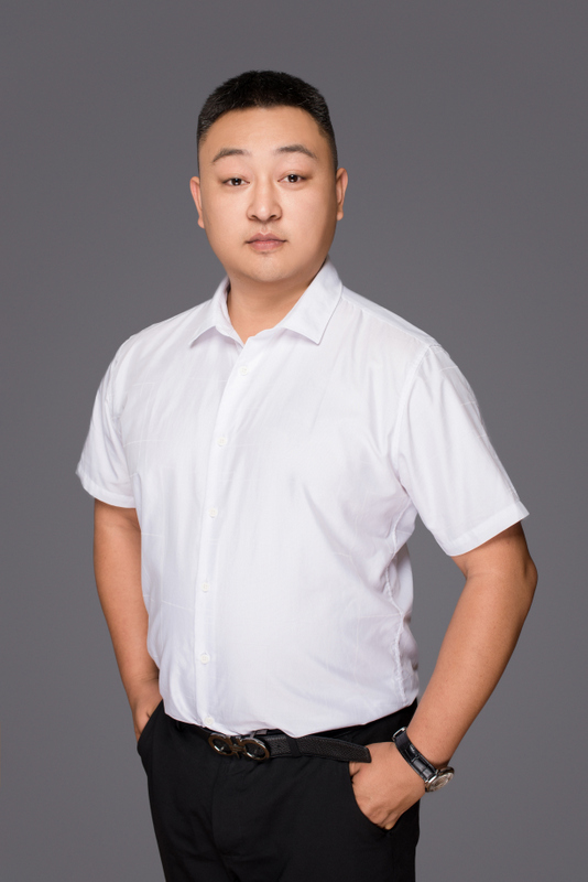 赵小龙 体育老师