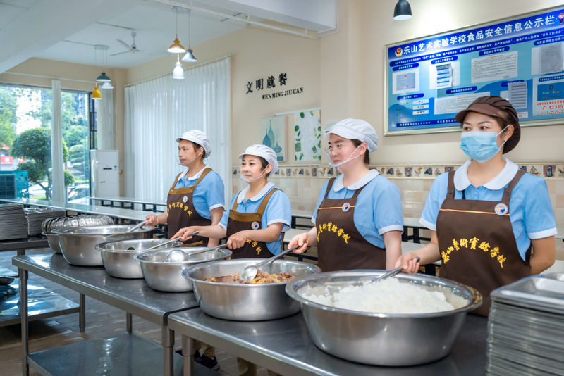 食堂职工